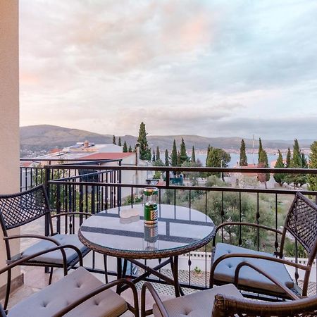 Apartments Villa Kameja Donji Okrug  Ngoại thất bức ảnh