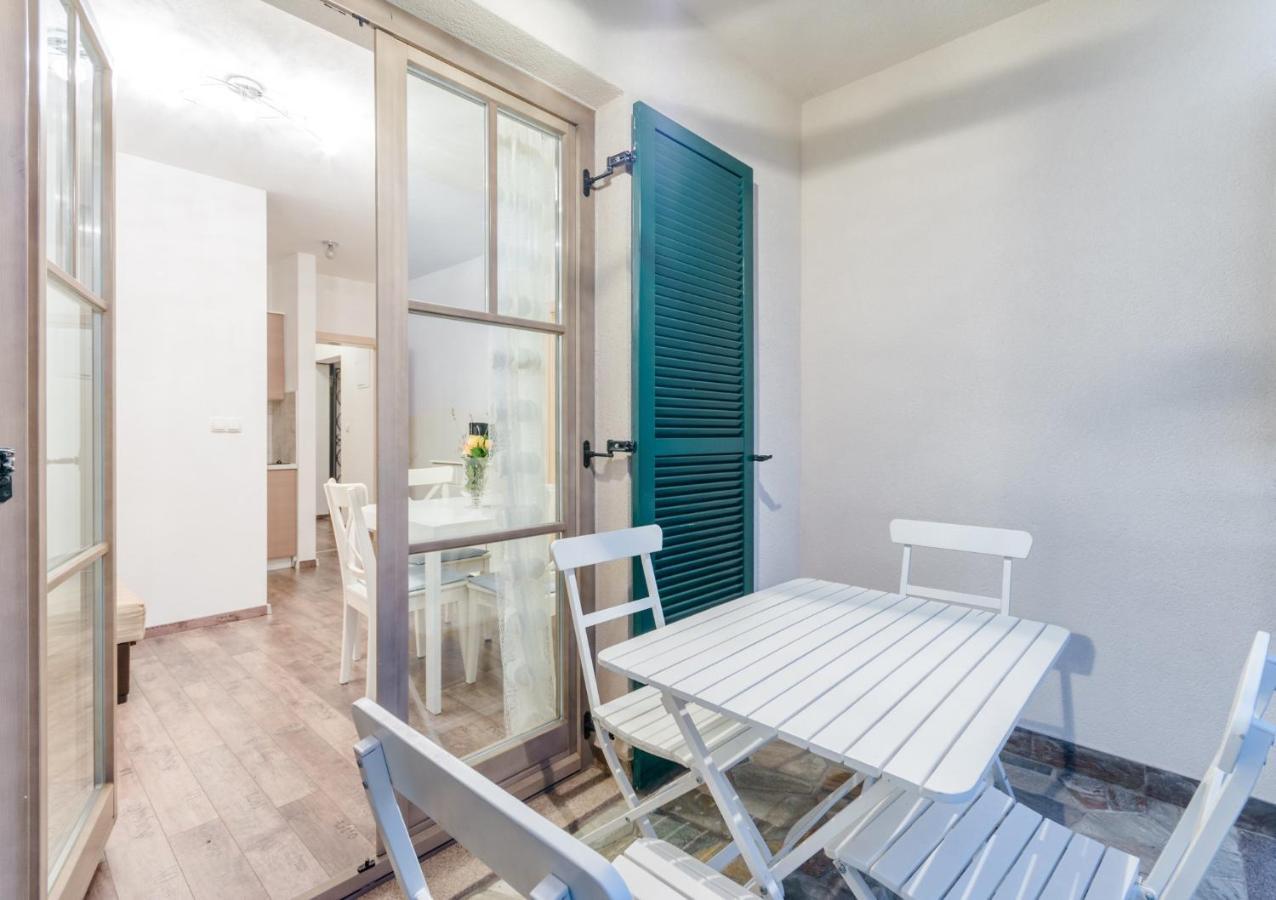 Apartments Villa Kameja Donji Okrug  Phòng bức ảnh