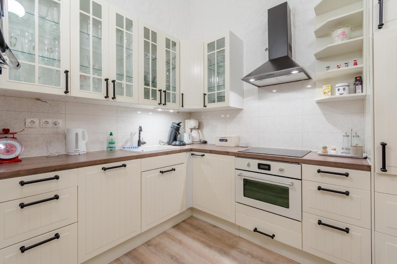 Apartments Villa Kameja Donji Okrug  Phòng bức ảnh